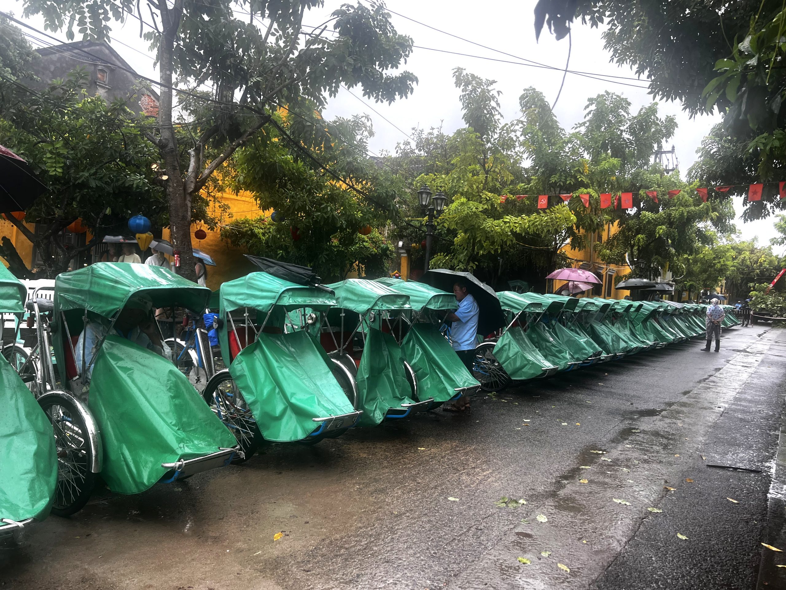 Tuc tucs on a wet day