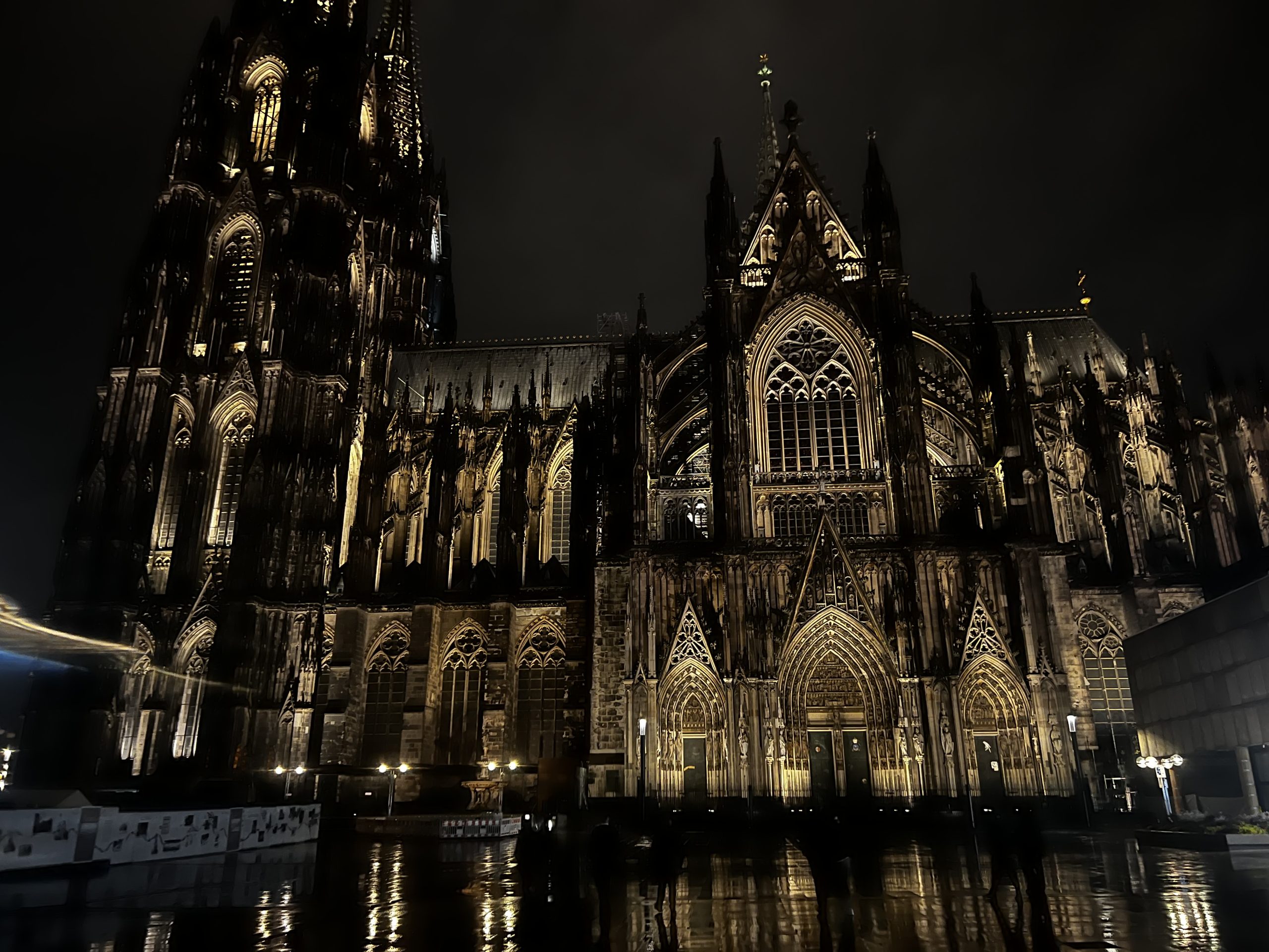 Cologne cathederal by night